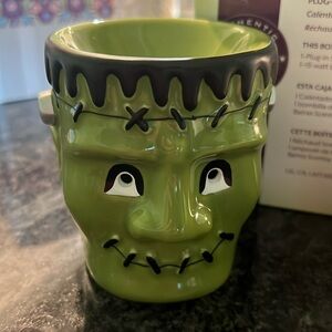 He’s Alive! Scentsy Warmer